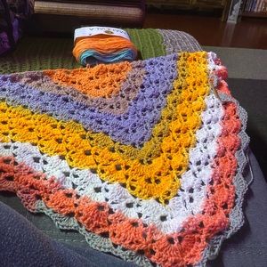 Crochet triangle shawl cloister pattern
